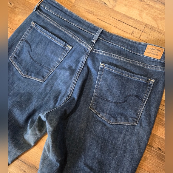 LEVI'S Signature Mid Rise Bootcut Women's Size 14M W32 X L32 - Picture 4 of 6